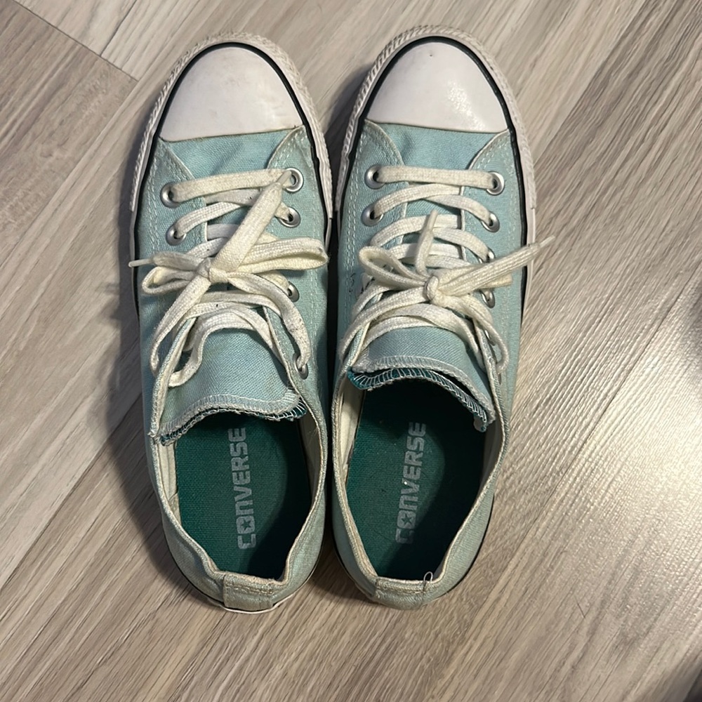 Converse women’s 8